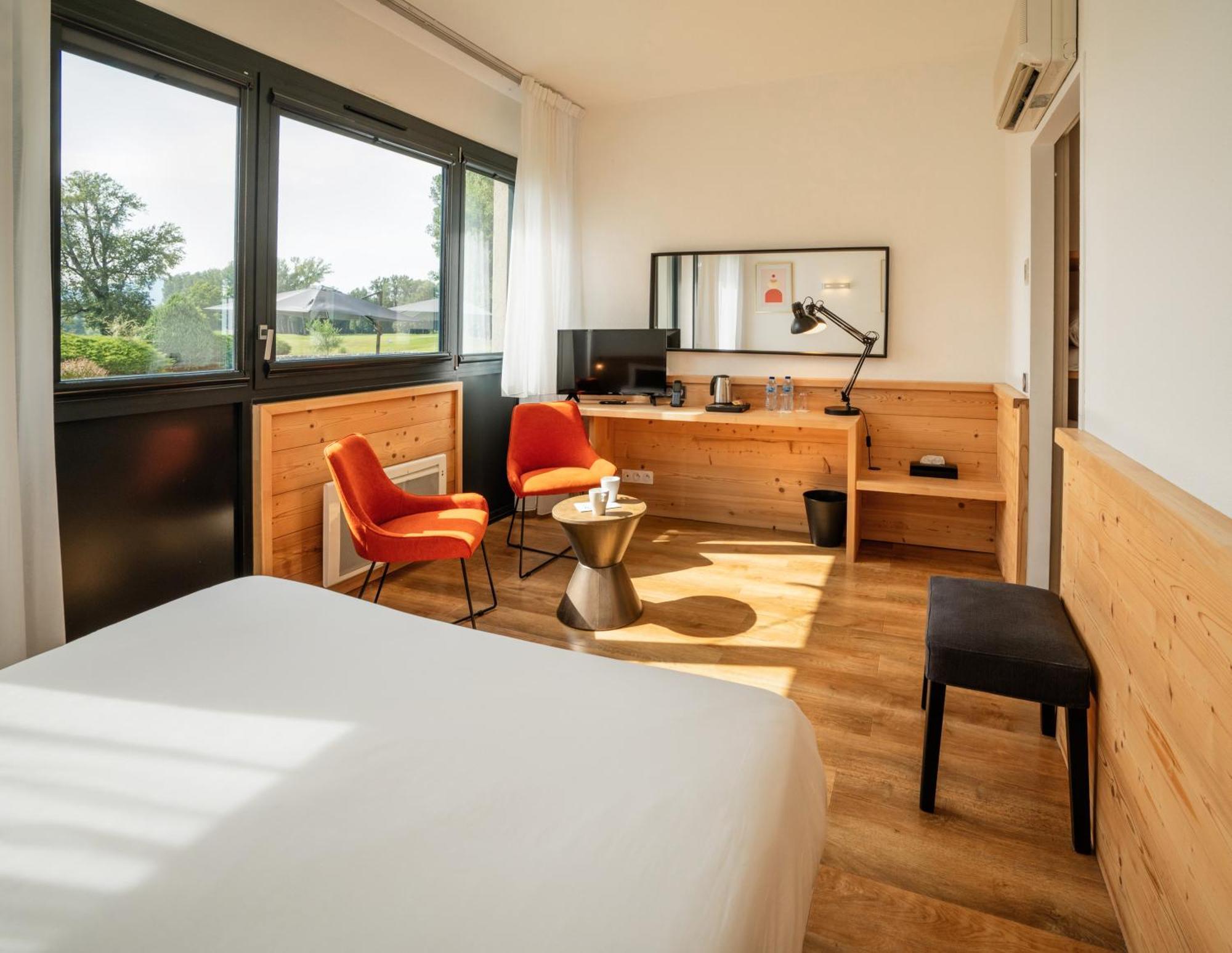 Golf Grenoble Charmeil Hotel